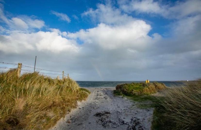 Seascape On The Edge Of Town: 4 Beds All Ensuite. Belmullet Exterior foto
